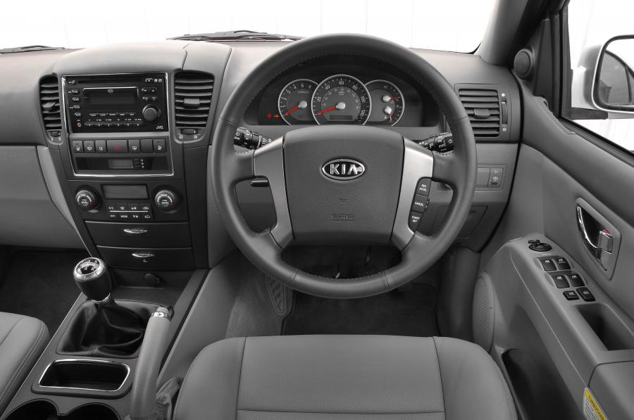  Kia Sorento 2006 года  (фото 2 из 57)